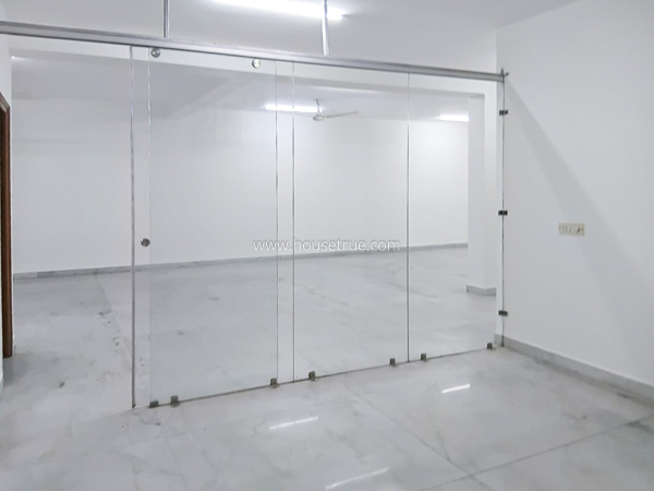 3 BHK Flat For Rent in Defence Colony