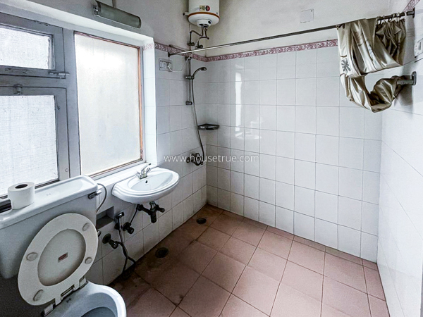 2 BHK Flat For Rent in Defence Colony