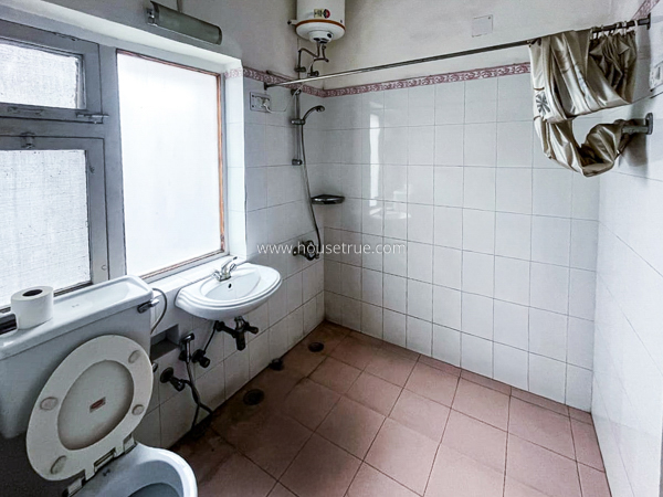 2 BHK Flat For Rent in Defence Colony