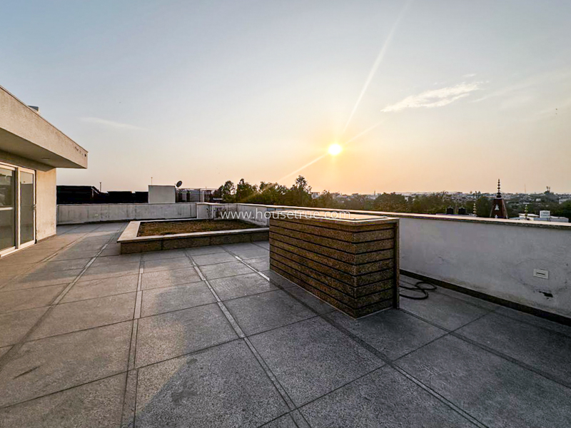 4 BHK Flat For Rent in Defence Colony