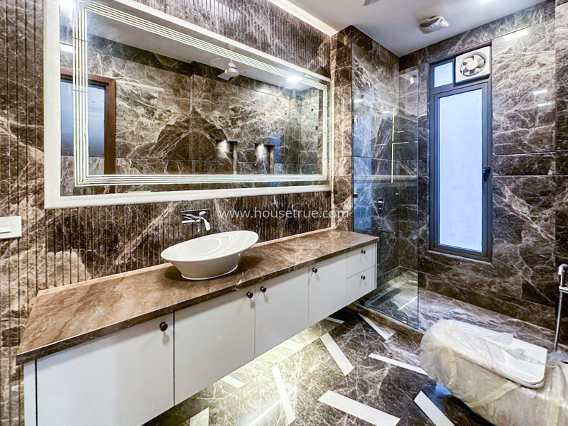 4 BHK Flat For Rent in Defence Colony