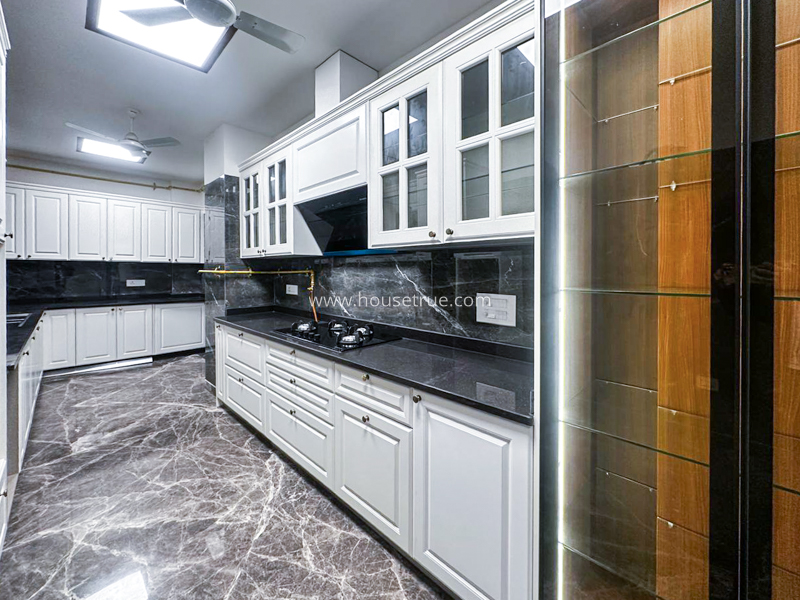 4 BHK Flat For Rent in Defence Colony