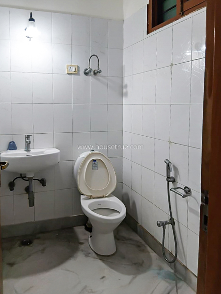 3 BHK Flat For Rent in Defence Colony