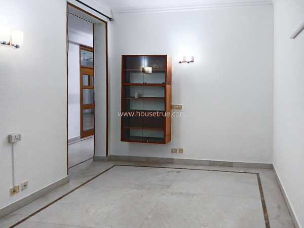 3 BHK Flat For Rent in Defence Colony