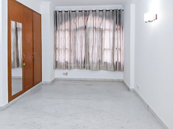 3 BHK Flat For Rent in Defence Colony