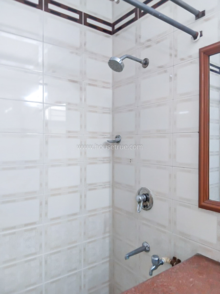 3 BHK Flat For Rent in Defence Colony