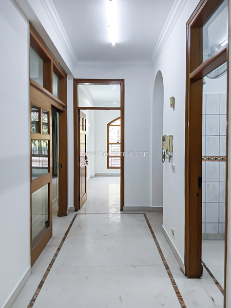 3 BHK Flat For Rent in Defence Colony