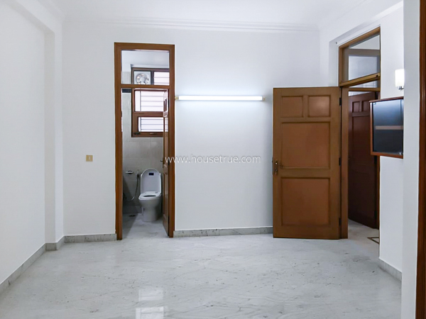 3 BHK Flat For Rent in Defence Colony