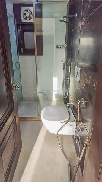 4 BHK Flat For Rent in Defence Colony