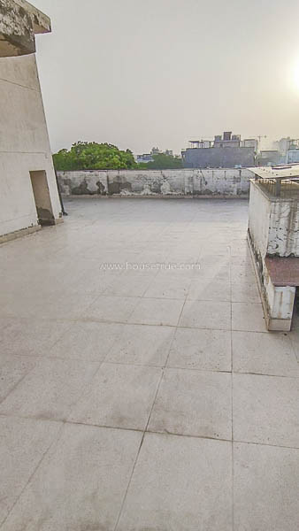 4 BHK Flat For Rent in Defence Colony