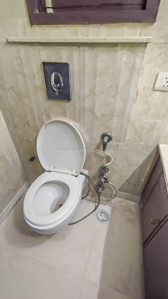 4 BHK Flat For Rent in Defence Colony