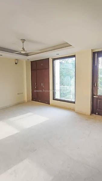 4 BHK Flat For Rent in Defence Colony