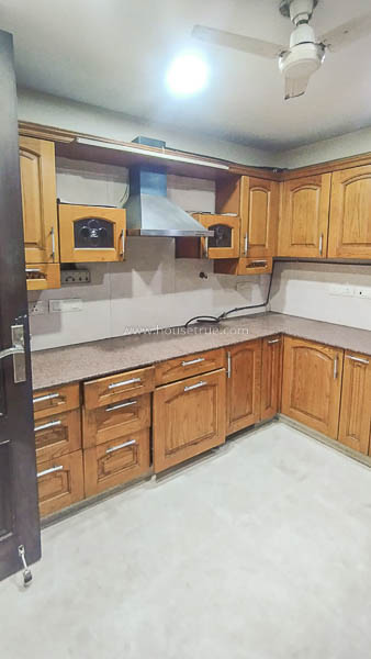 4 BHK Flat For Rent in Defence Colony