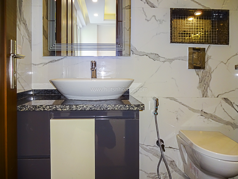 4 BHK Flat For Sale in Green Park