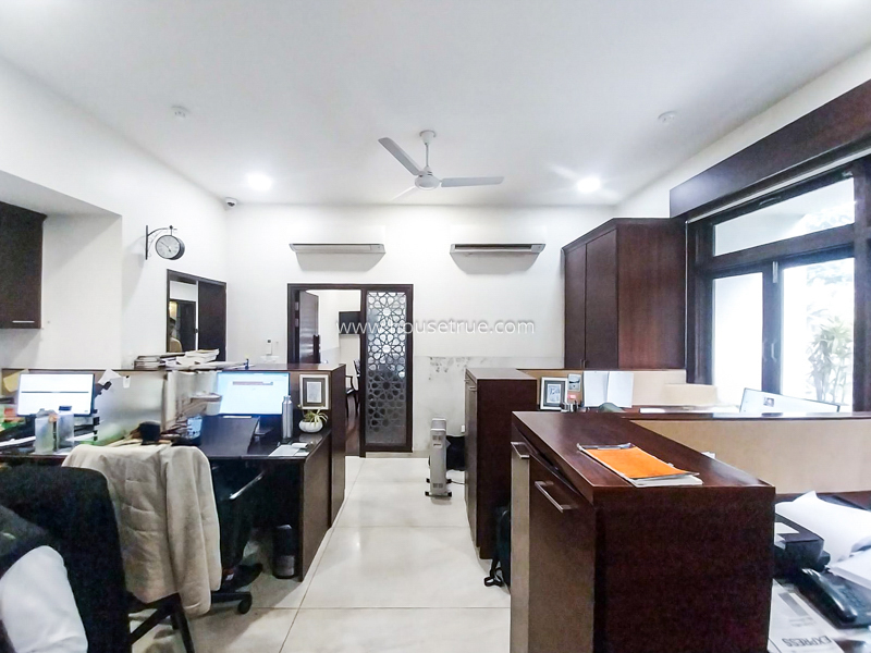 4 BHK Flat For Rent in Sundar Nagar
