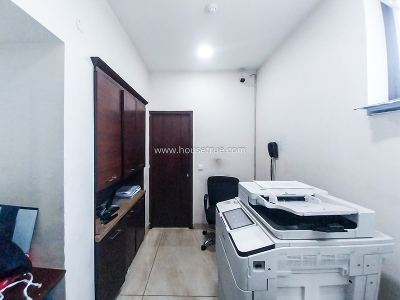 4 BHK Flat For Rent in Sundar Nagar