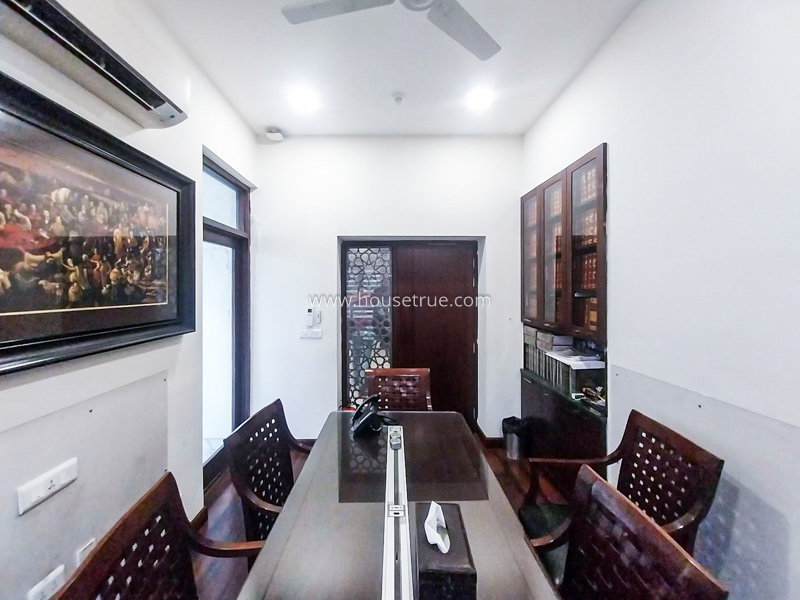 4 BHK Flat For Rent in Sundar Nagar