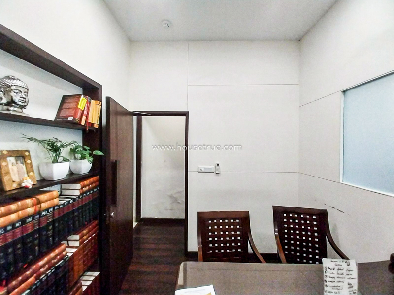 4 BHK Flat For Rent in Sundar Nagar