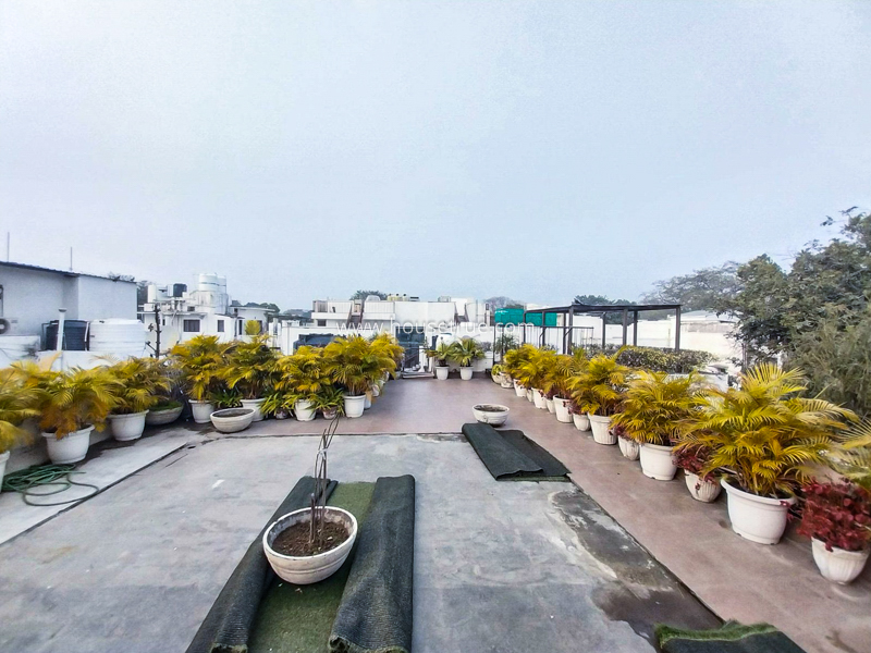 4 BHK Flat For Rent in Sundar Nagar