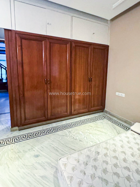 4 BHK Flat For Rent in Defence Colony