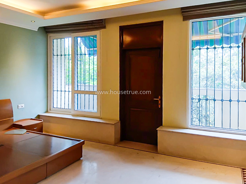 4 BHK Flat For Rent in Defence Colony