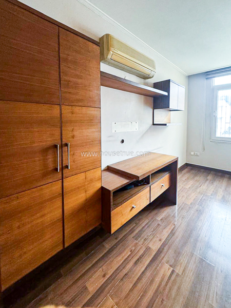 4 BHK Flat For Rent in Defence Colony