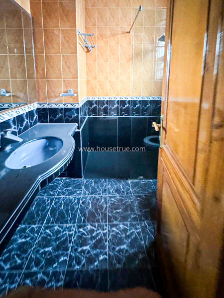 4 BHK Flat For Rent in Defence Colony