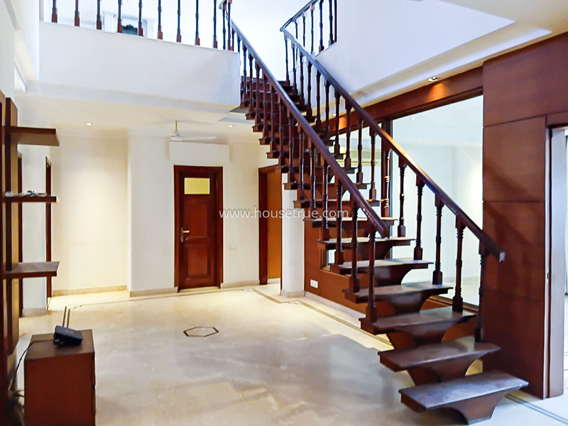 4 BHK Flat For Rent in Defence Colony