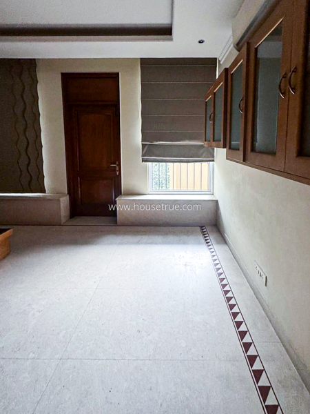 4 BHK Flat For Rent in Defence Colony