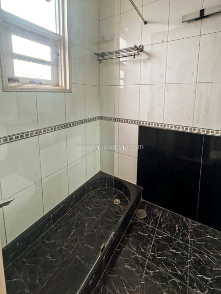 4 BHK Flat For Rent in Defence Colony