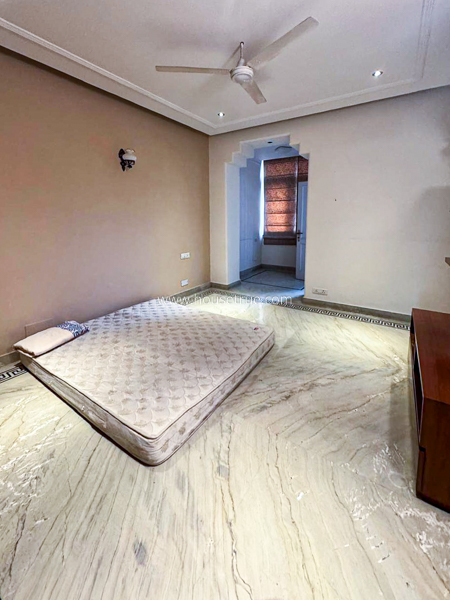 4 BHK Flat For Rent in Defence Colony