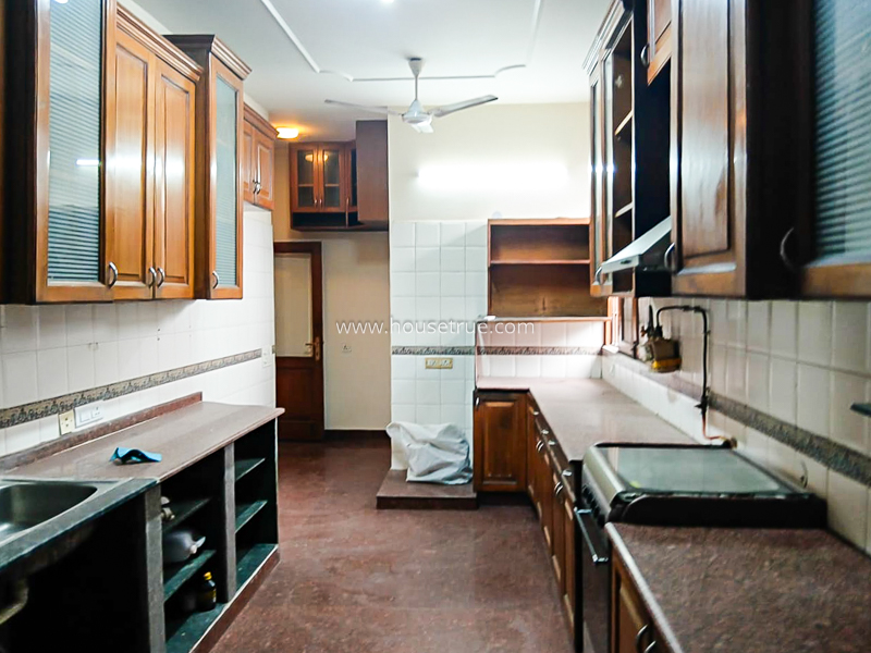 4 BHK Flat For Rent in Defence Colony