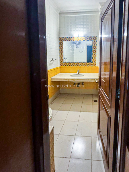 4 BHK Flat For Rent in Defence Colony