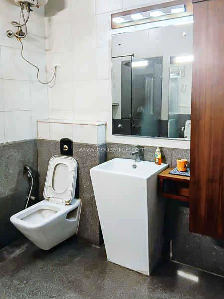 4 BHK Flat For Rent in Defence Colony