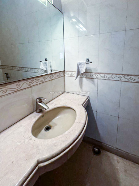 4 BHK Flat For Rent in Defence Colony