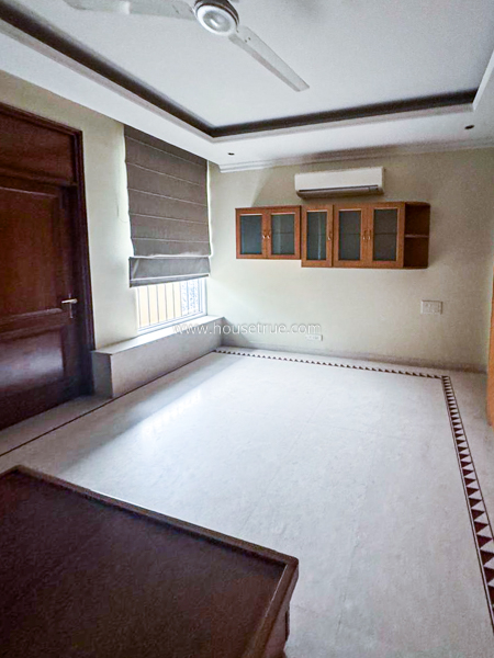 4 BHK Flat For Rent in Defence Colony