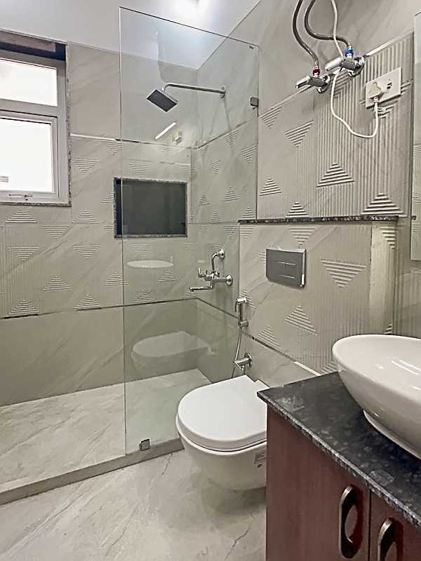 12 BHK Entire-Building For Rent in Green Park