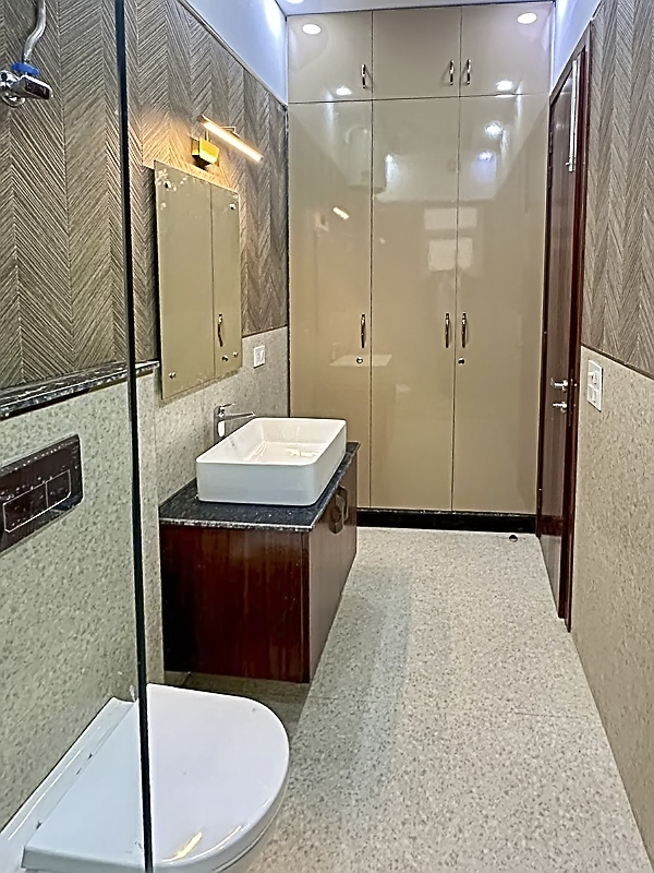 12 BHK Entire-Building For Rent in Green Park