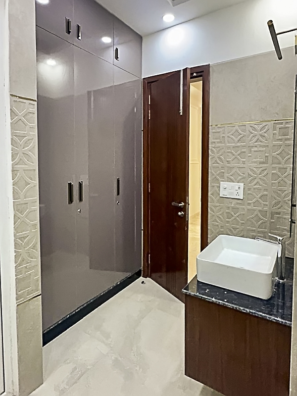 12 BHK Entire-Building For Rent in Green Park