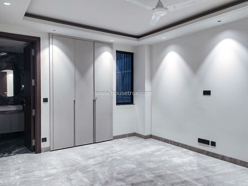 4 BHK Flat For Rent in Hauz Khas