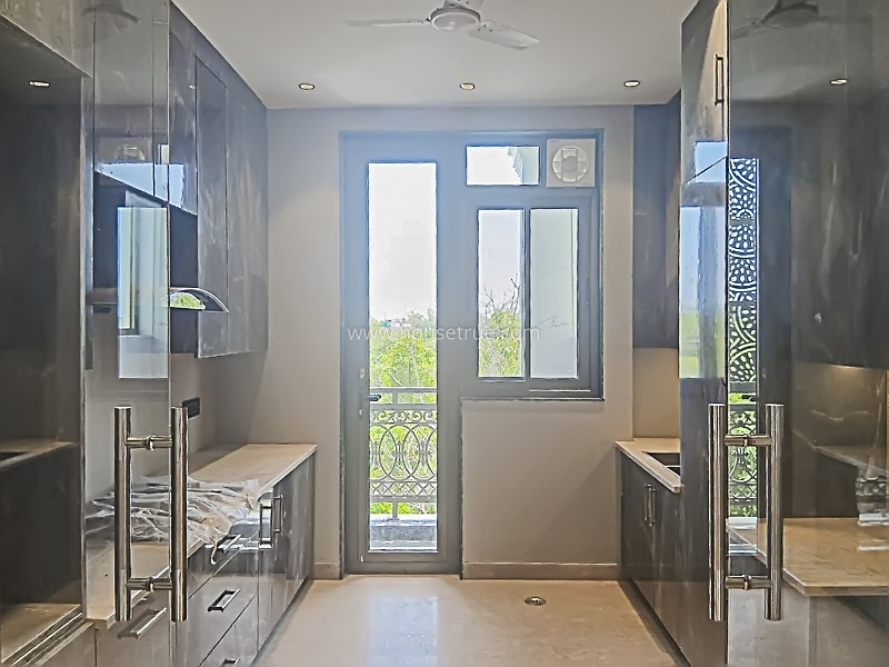 3 BHK Flat For Rent in Defence Colony