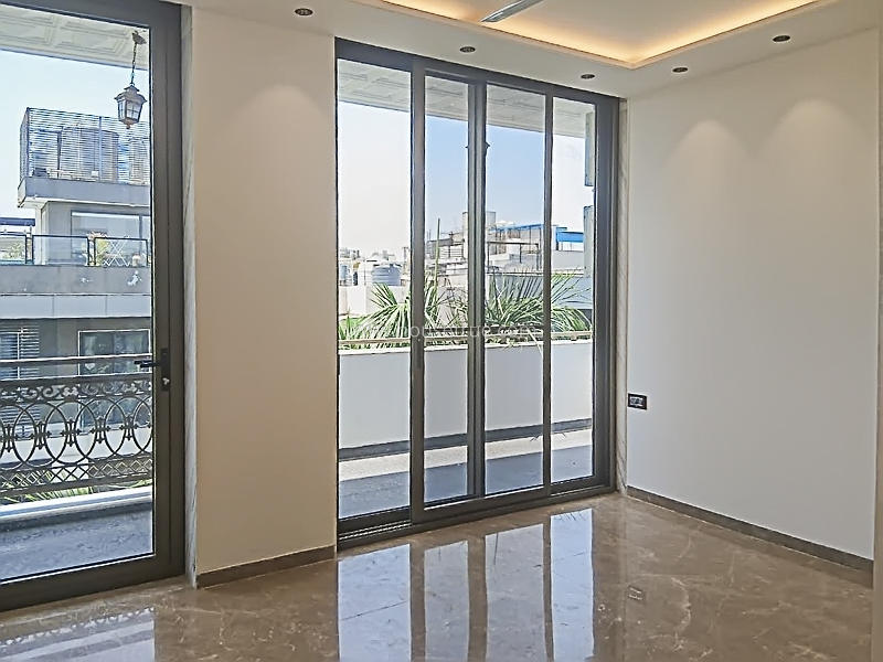 3 BHK Flat For Rent in Defence Colony