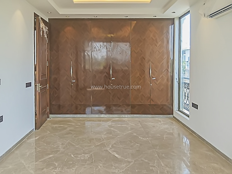 3 BHK Flat For Rent in Defence Colony