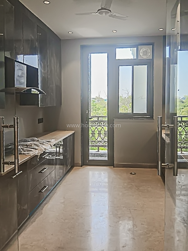 3 BHK Flat For Rent in Defence Colony