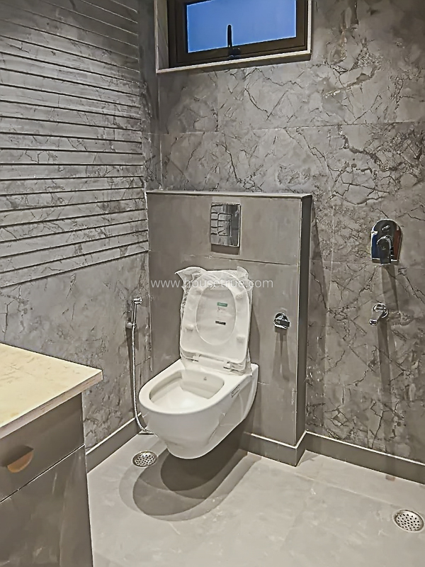 3 BHK Flat For Rent in Defence Colony