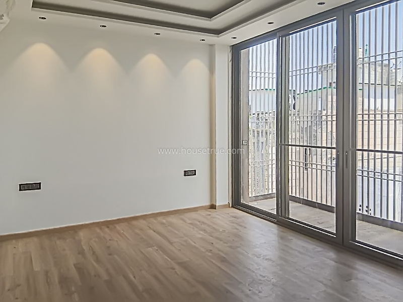 3 BHK Flat For Rent in Defence Colony