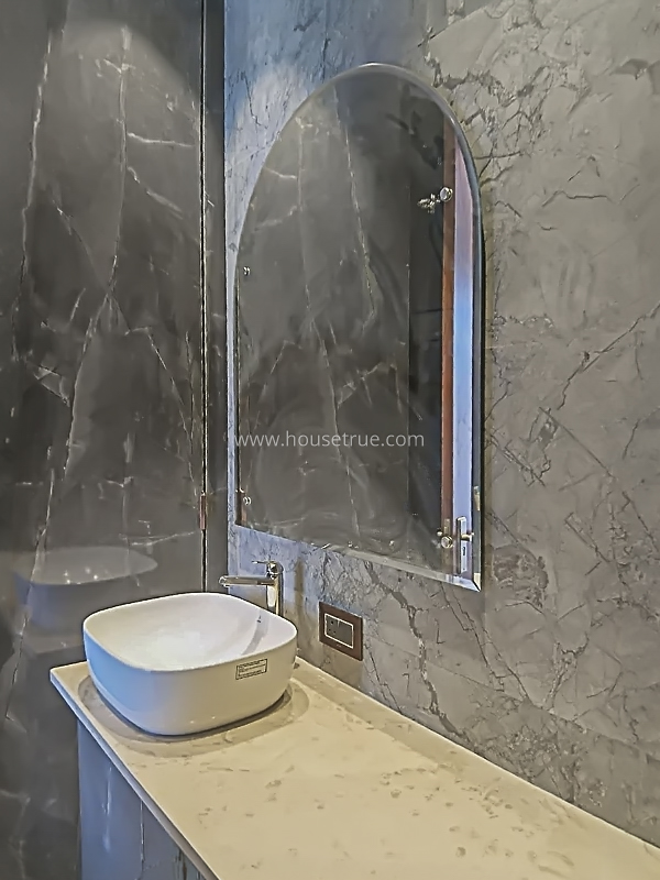 3 BHK Flat For Rent in Defence Colony