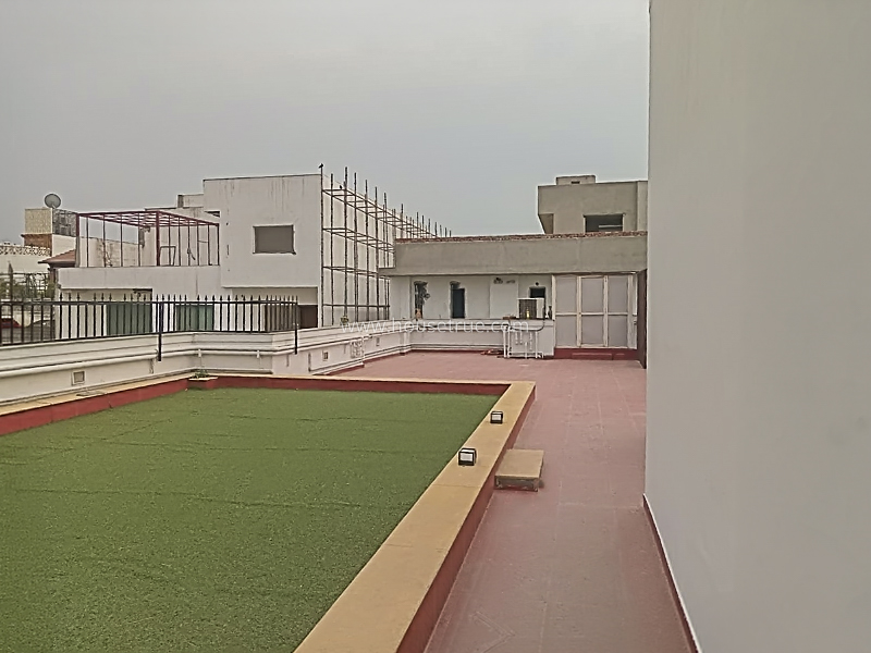 4 BHK Flat For Rent in South Extension 2