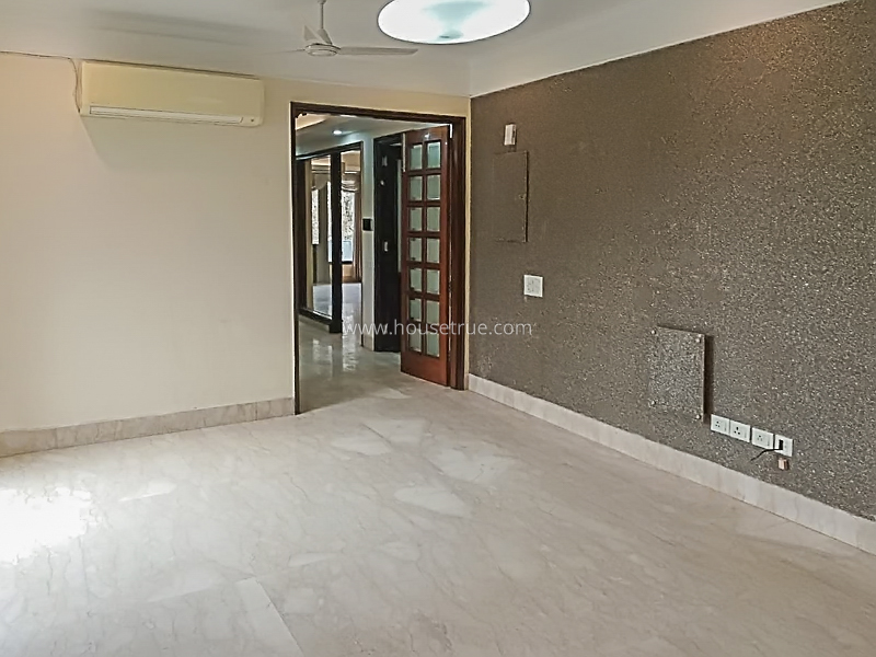 4 BHK Flat For Rent in South Extension 2