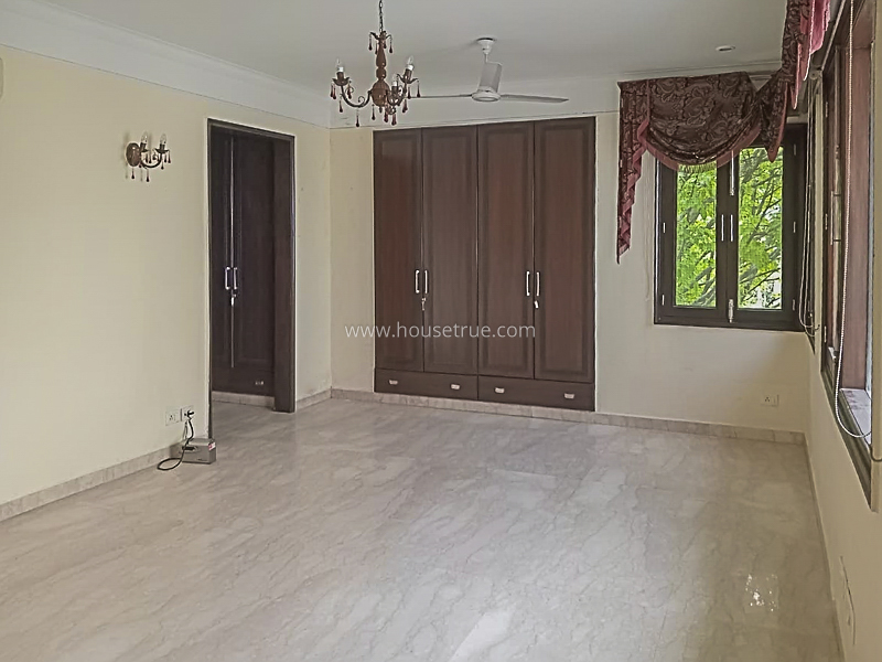 4 BHK Flat For Rent in South Extension 2